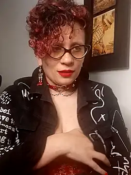 Snapshot of Daneshka_naughty chatting on 12.08.24 Daneshka naughty online show from 12.08.24