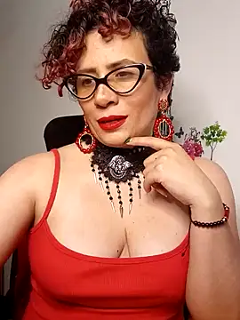 Snapshot of Daneshka_naughty chatting on 12.14.24 Daneshka naughty online show from 12.14.24