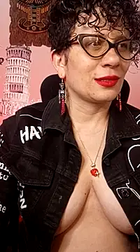 Snapshot of Daneshka_naughty chatting on 03.09.25 Daneshka naughty online show from 03.09.25