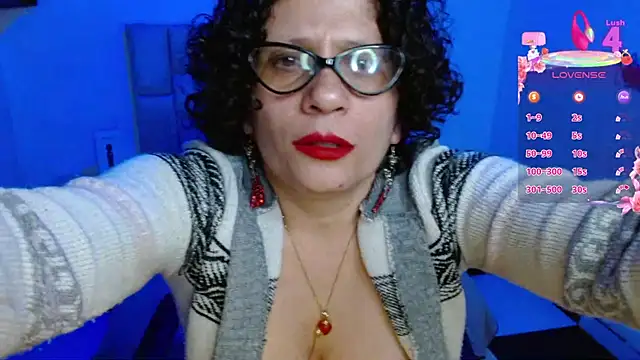 Snapshot of Daneshka_naughty chatting on 09.23.25 Daneshka naughty online show from 09.23.25