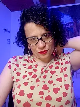 Snapshot of Daneshka_naughty chatting on 10.05.25 Daneshka naughty online show from 10.05.25