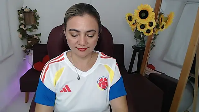 Snapshot of Ghada_milf chatting on 06.17.26 Ghada milf online show from 06.17.26