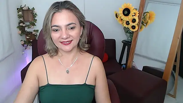 Snapshot of Ghada_milf chatting on 06.23.26 Ghada milf online show from 06.23.26