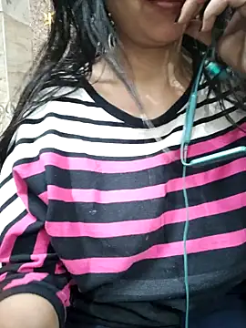 Snapshot of Aradhya-Sharma chatting on 02.09.25 Aradhya-Sharma online show from 02.09.25