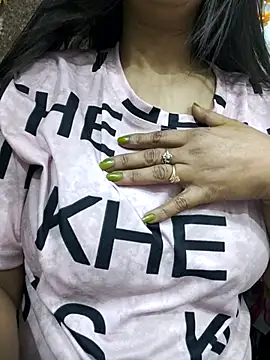 Snapshot of Aradhya-Sharma chatting on 02.13.25 Aradhya-Sharma online show from 02.13.25