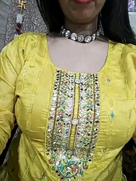 Snapshot of Aradhya-Sharma chatting on 02.25.25 Aradhya-Sharma online show from 02.25.25