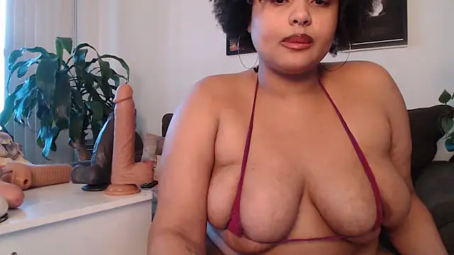 Snapshot of TheeVixxxen chatting on 03.03.25 TheeVixxxen online show from 03.03.25