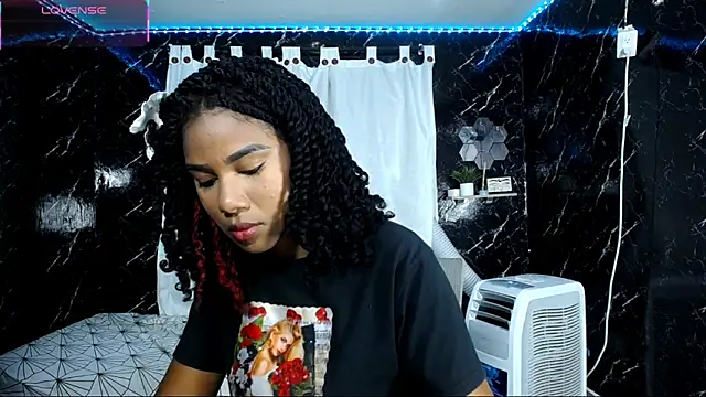 Snapshot of Hillary_queen chatting on 09.24.25 Hillary queen online show from 09.24.25