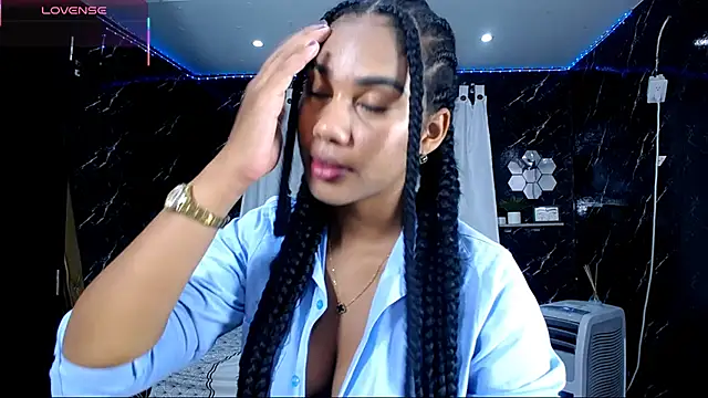 Snapshot of Hillary_queen chatting on 10.19.25 Hillary queen online show from 10.19.25