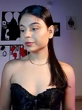 Snapshot of Cleo_hills chatting on 05.10.26 Cleo hills online show from 05.10.26