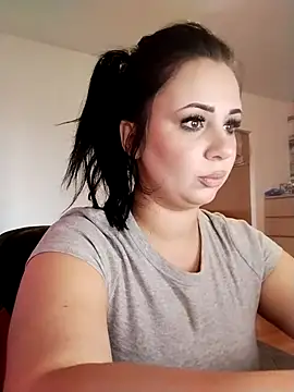 AdelinaJude online show from 03.10.25