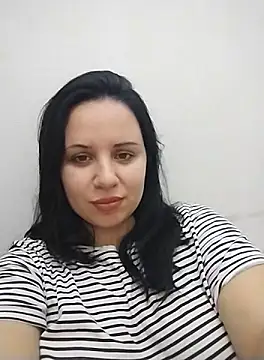 AdelinaJude online show from 10.06.25