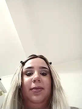 AdelinaJude online show from 11.16.25