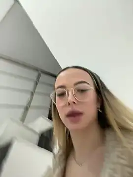 KylieJoyce online show from 01.12.25