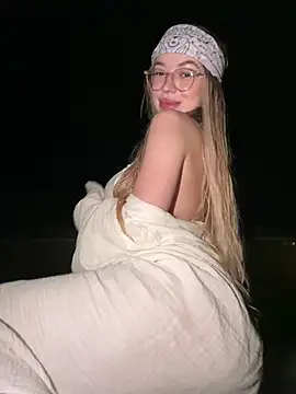 KylieJoyce online show from 02.17.25