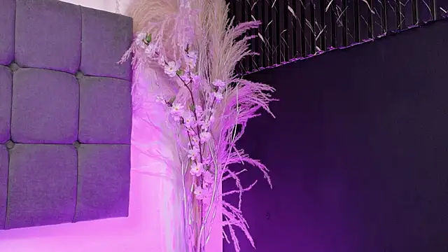 miluv19 online show from 12.21.25