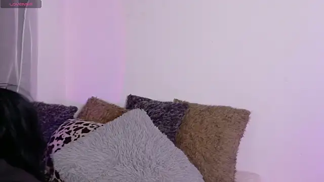 miluv19 online show from 04.15.26