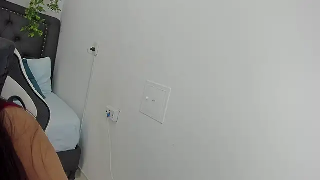 victoria18x online show from 02.19.25