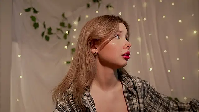 april blush online show from 02.08.25