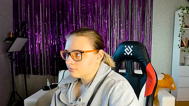 Seductive She Wolf online show from 03.17.25