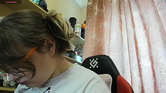 Snapshot of Seductive_She_Wolf chatting on 03.29.26 Seductive She Wolf online show from 03.29.26