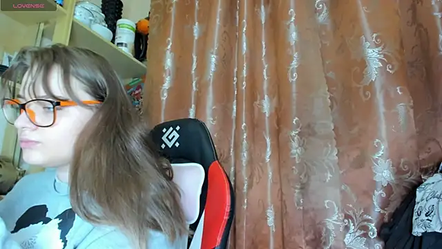 Snapshot of Seductive_She_Wolf chatting on 04.02.26 Seductive She Wolf online show from 04.02.26