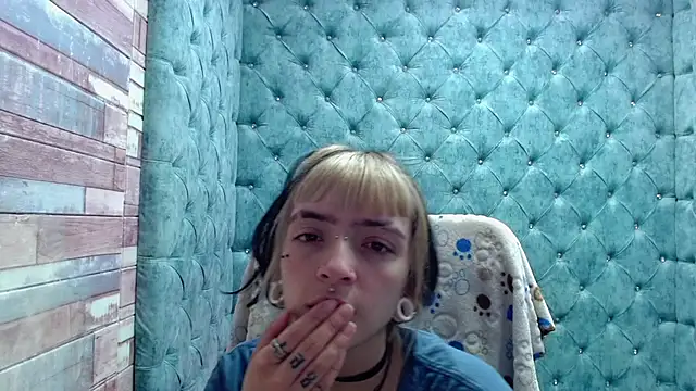 Samantha Smiith online show from 10.30.25