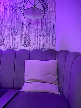 AbyThompson online show from 09.22.25