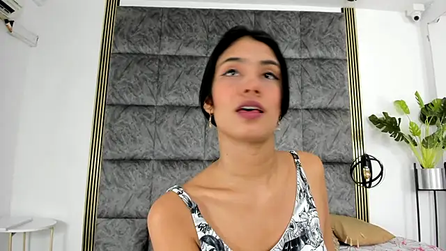 Snapshot of LaurenRodriiguez chatting on 02.06.25 LaurenRodriiguez online show from 02.06.25