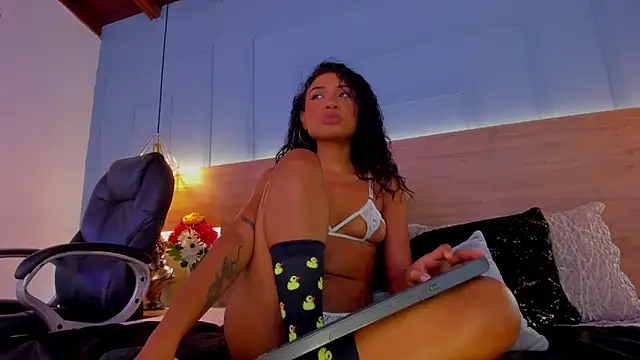 Snapshot of andymiller_ chatting on 02.13.25 andymiller online show from 02.13.25