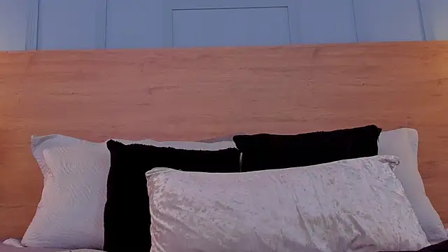 Snapshot of andymiller_ chatting on 03.06.25 andymiller online show from 03.06.25