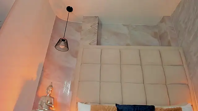 Snapshot of andymiller_ chatting on 09.11.25 andymiller online show from 09.11.25