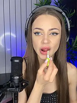 AlyseReuse online show from 03.11.25