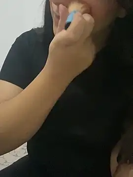 yassminsexy22 online show from 09.24.25