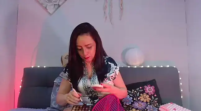 catalinamommyx online show from 02.14.25