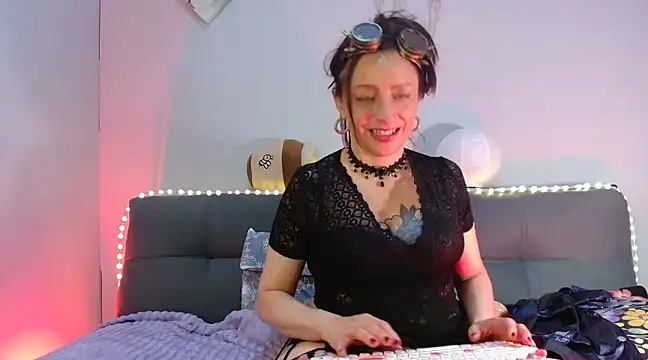 catalinamommyx online show from 02.15.25