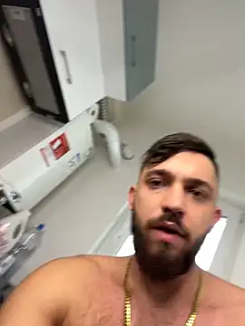 Snapshot of LoveIsBlind_ chatting on 12.09.24 LoveIsBlind  online show from 12.09.24