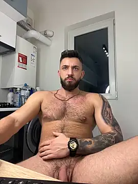 Snapshot of LoveIsBlind_ chatting on 12.18.24 LoveIsBlind  online show from 12.18.24