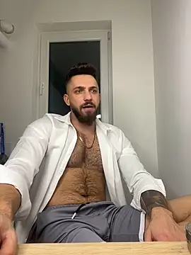 Snapshot of LoveIsBlind_ chatting on 01.01.25 LoveIsBlind  online show from 01.01.25