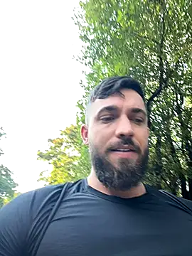 Snapshot of LoveIsBlind_ chatting on 09.09.25 LoveIsBlind  online show from 09.09.25