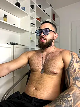 Snapshot of LoveIsBlind_ chatting on 09.23.25 LoveIsBlind  online show from 09.23.25