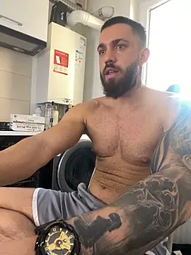 Snapshot of LoveIsBlind_ chatting on 10.10.25 LoveIsBlind  online show from 10.10.25