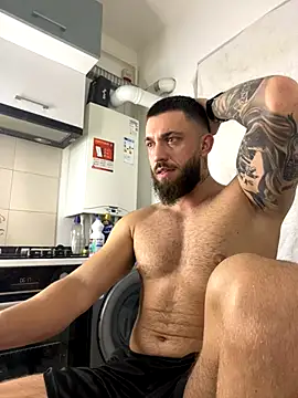 Snapshot of LoveIsBlind_ chatting on 10.16.25 LoveIsBlind  online show from 10.16.25