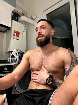 Snapshot of LoveIsBlind_ chatting on 10.18.25 LoveIsBlind  online show from 10.18.25