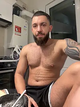 Snapshot of LoveIsBlind_ chatting on 10.19.25 LoveIsBlind  online show from 10.19.25