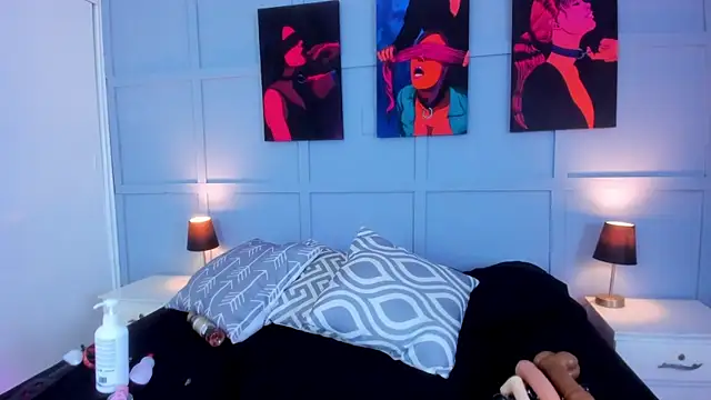 Elizabeth Santos online show from 02.22.25