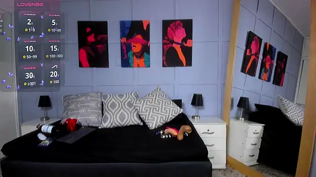 Elizabeth Santos online show from 11.18.25