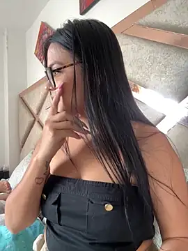 Snapshot of Karla-sexy01 chatting on 12.04.25 Karla-sexy01 online show from 12.04.25