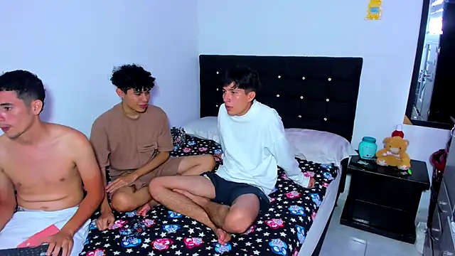 Alexander and Xiao online show from 02.05.25