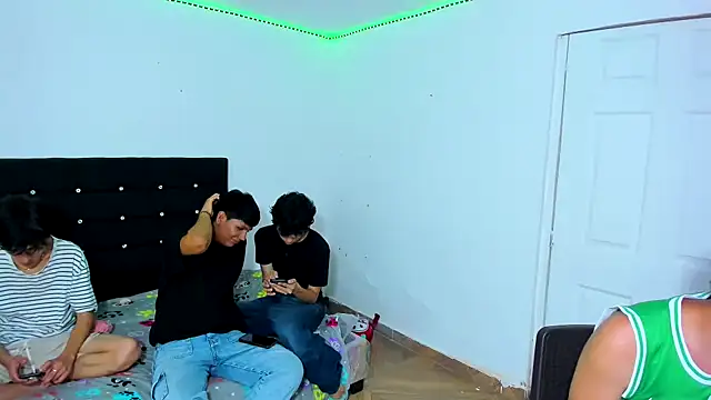 Alexander and Xiao online show from 03.04.25